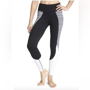 Athleta High Rise Jacquard Flow Chaturanga Leggings Tight White Black Size Small